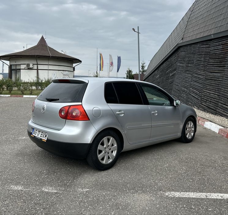 Vând Volkswagen Golf 5