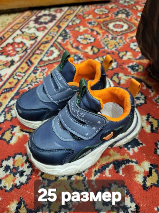 Продам детскую обувь