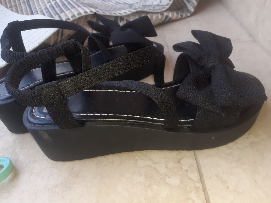 Дамски нови сандали 39н