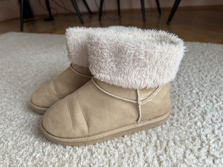 Botine imblanite, tip UGG