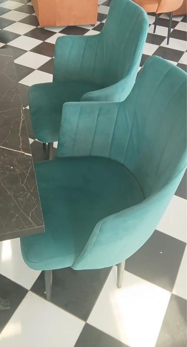 Стол и стульчик для кафе