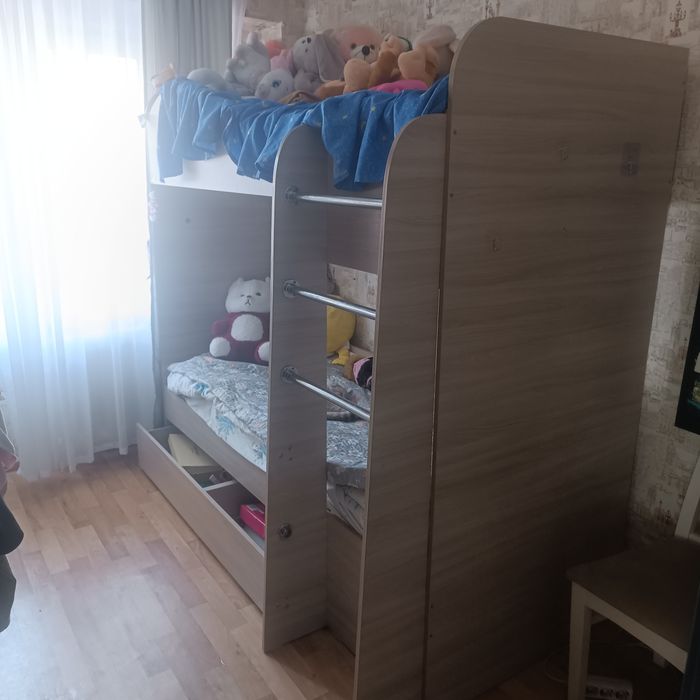Продам детскую 2 -ух.ярустную кровать