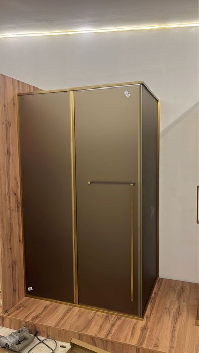 Душевые кабинки / Душевые перегородки