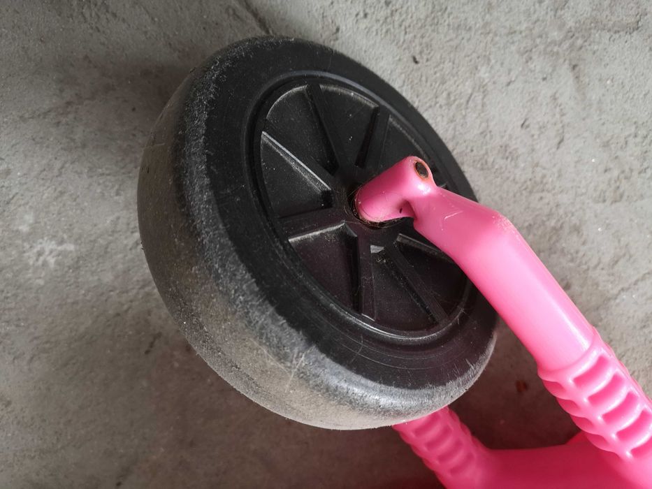 Moto plastic roz  pt fetite
