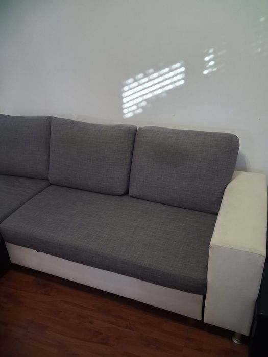 Colțar extensibil cu ladă