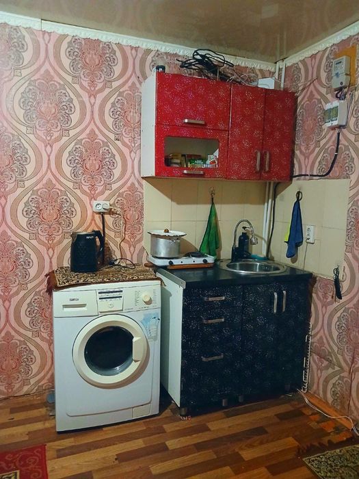 Продам комнату в общяге Короленка 12