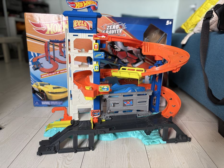Писта Hot Wheels Shark и Zero gravity