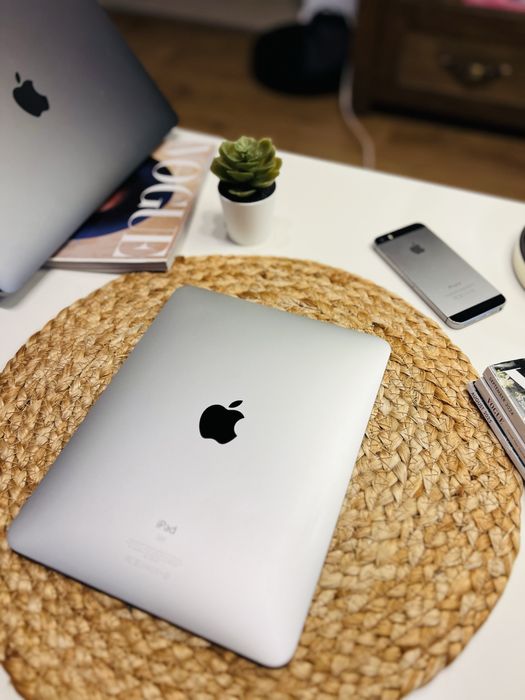 Vând iPad (prima generație) 32 GB