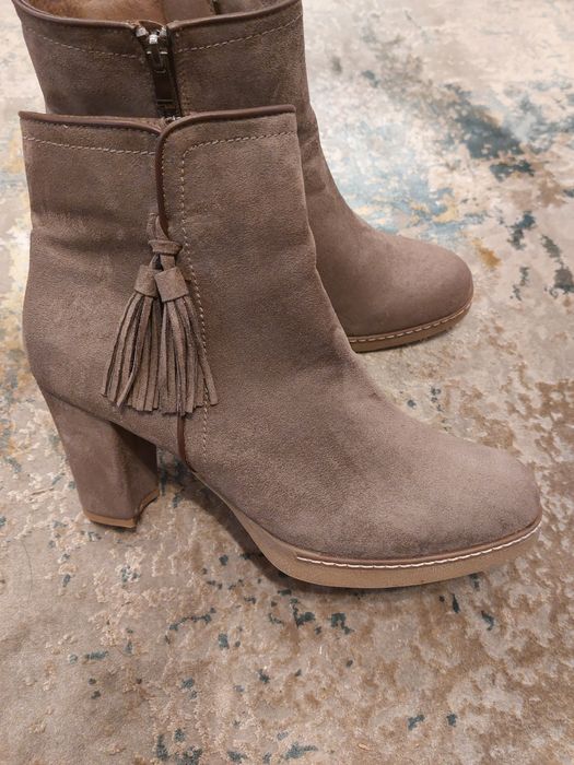 Cizme mărime 41. Noi.