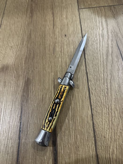 Cuțit de colectie AKC