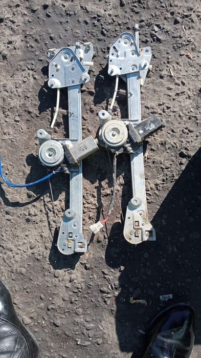 Стеклоподъемник мазда 626