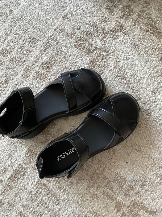 Женские сандали новые