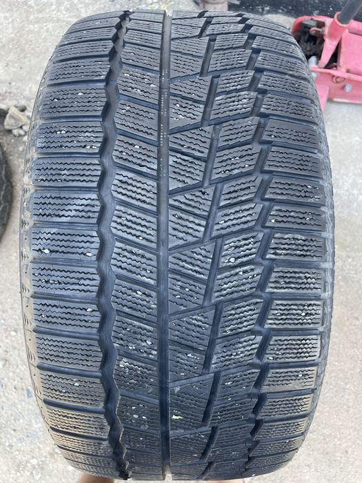 Одна зимняя шина 255/40/18 255/40R18 Maxxis