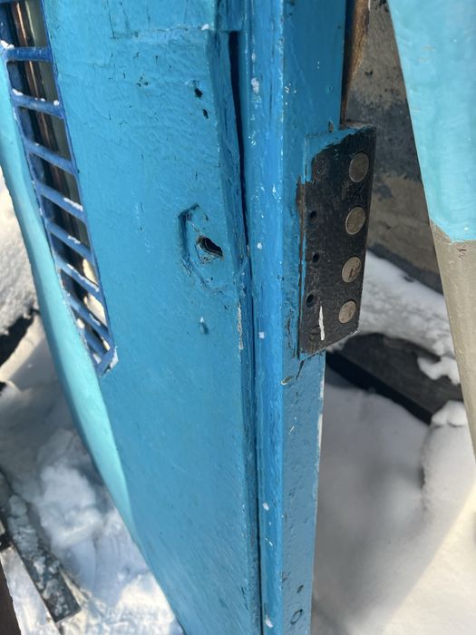 Продам железную дверь