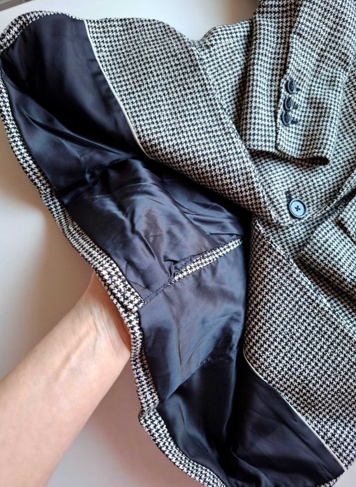 Ново дамско сако MANGO