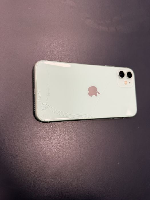 iPhone 11 green 64GB