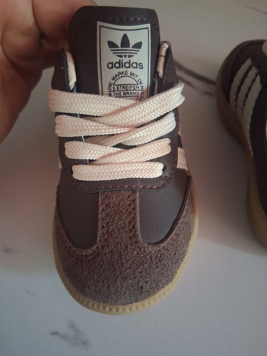 Adidași noi bebe mărimea 21