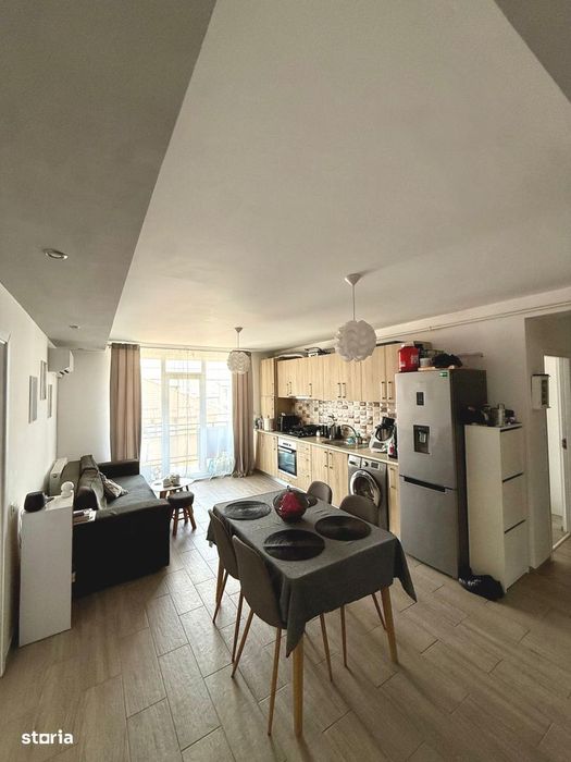 Apartament cu 3 camere, 59 mp, balcon, pe strada Porii (nr mici)