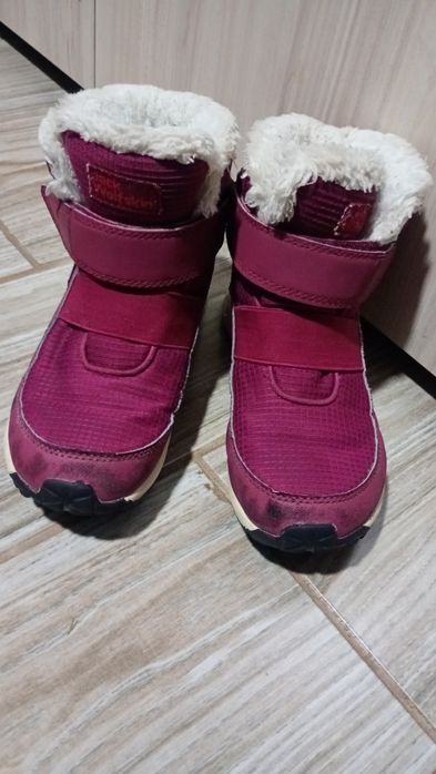 Продавам детски обувки Salomon и Jack Wolfskin