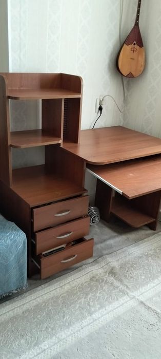 Продам компьютерный стол
