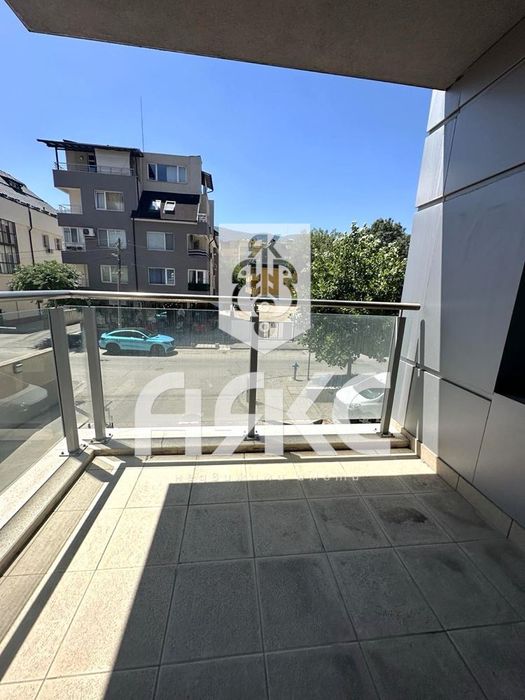 Дава се под наем Четиристаен апартамент в София, Малинова долина - 150 кв.м за 1500 € - Снимка #9