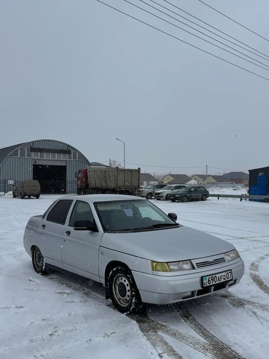 Ваз  десятка на бодром ходу