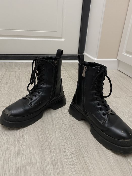 Продам зимнюю ботинку