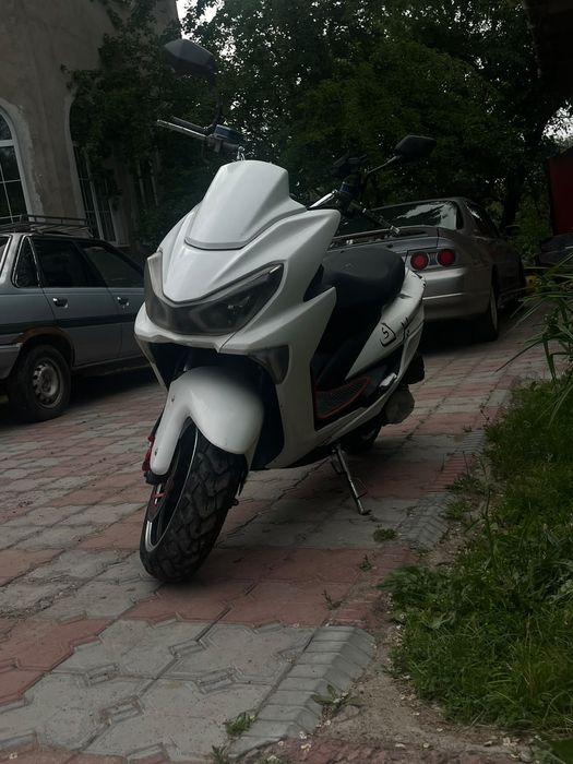 Скутер Макси в отличном состояние