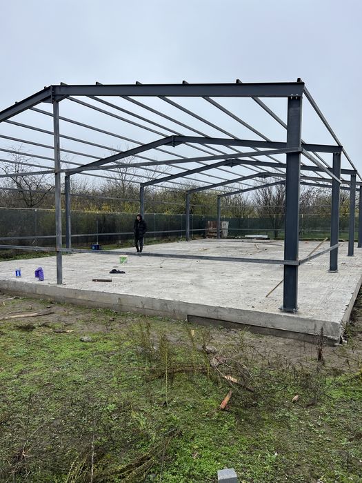 Vând structură metalică 10/20/3 confecționate din ipe 180