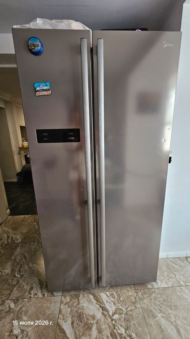 Двухкамерный холодильник Midea