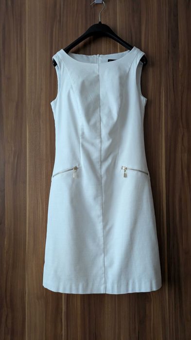 Vand rochie alba chic