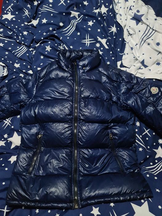 Geaca moncler albastră