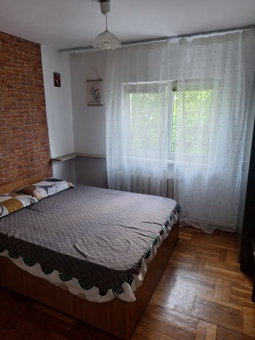 Închiriez apartament