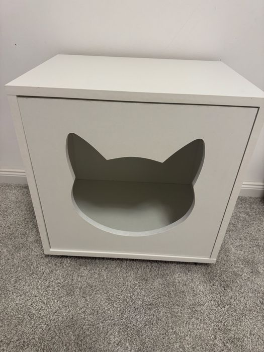 Noptiera/casuta papusi