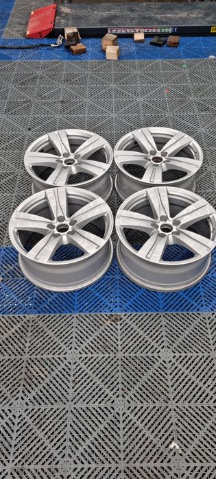 Jante Audi/Mercedes/Volkswagen 18" 5x112  8J Et25