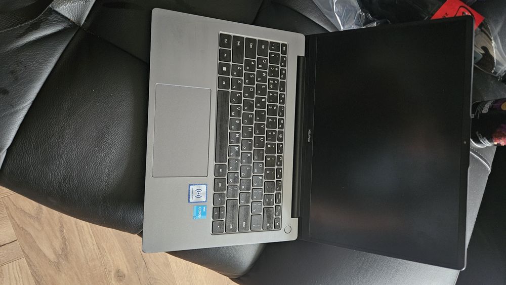 Huawei MateBook D 14 с Intel Core i3