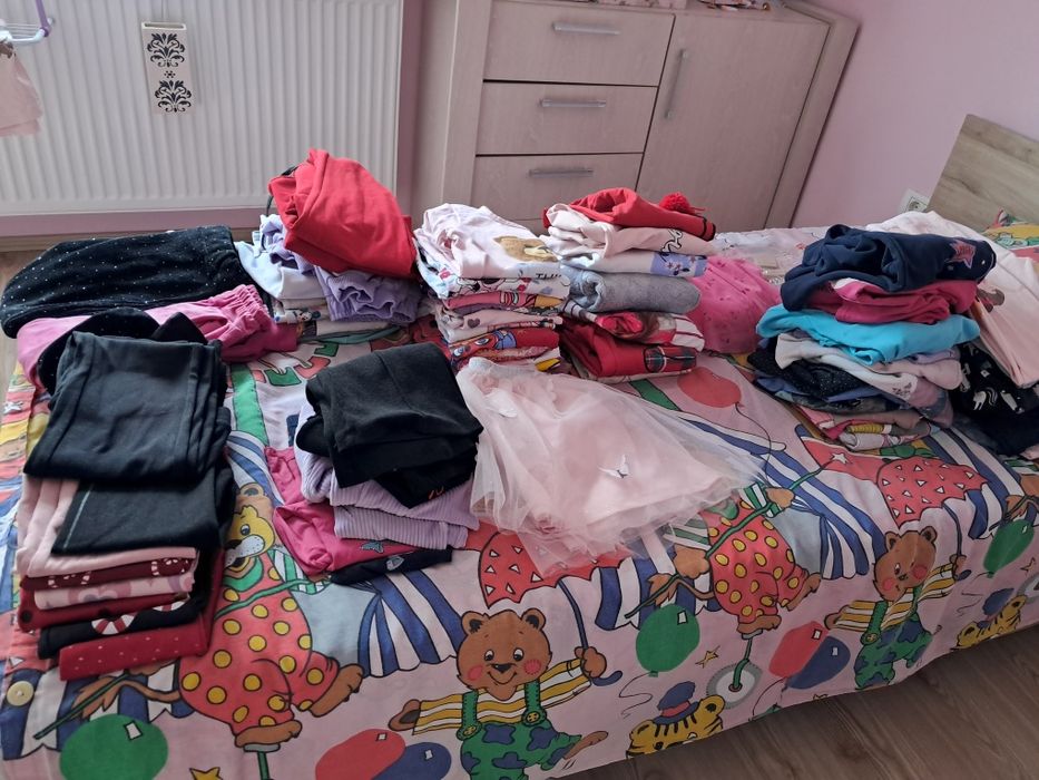 Hainute fetita 7-8 ani lot mare