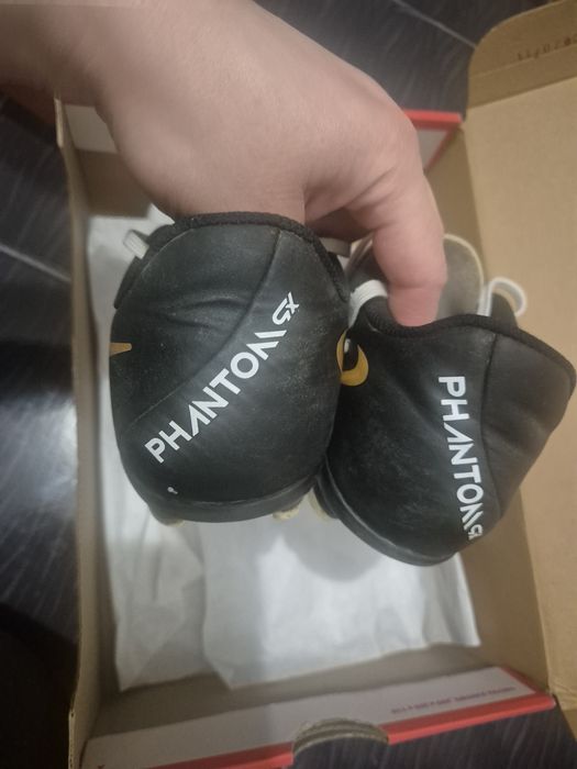 Ghete fotbal crampoane Nike Phantom 36.5