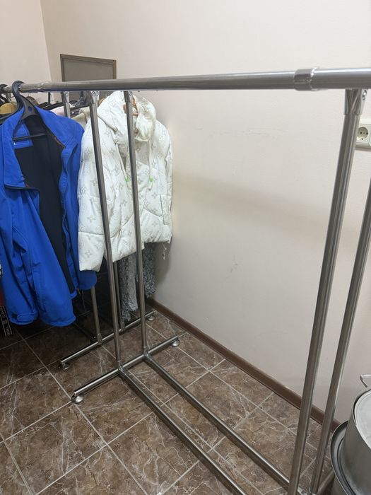 Продам вешалку.