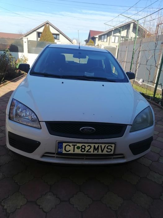 Vând Ford Focus 1.4 benzină.