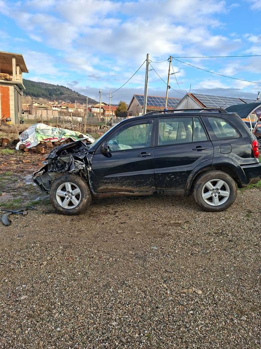 Тойота рав4 на части или цяла