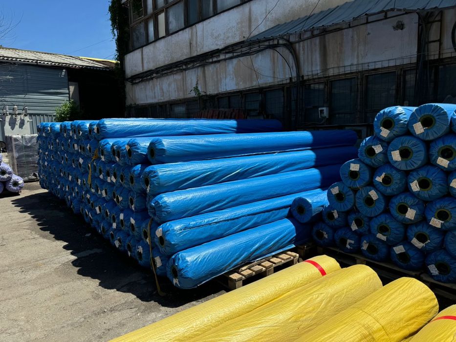 Исскуственный газон , резиновые плитки