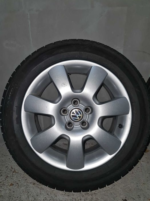 Джанти и гуми за VW Golf 16