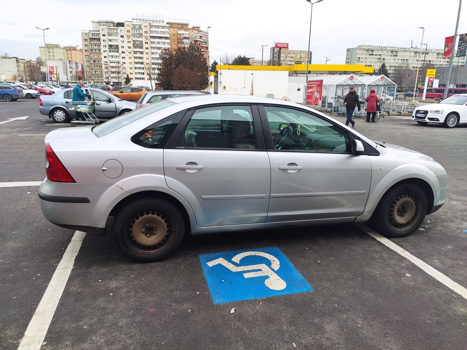 Unic proprietar vand Ford focus 2007