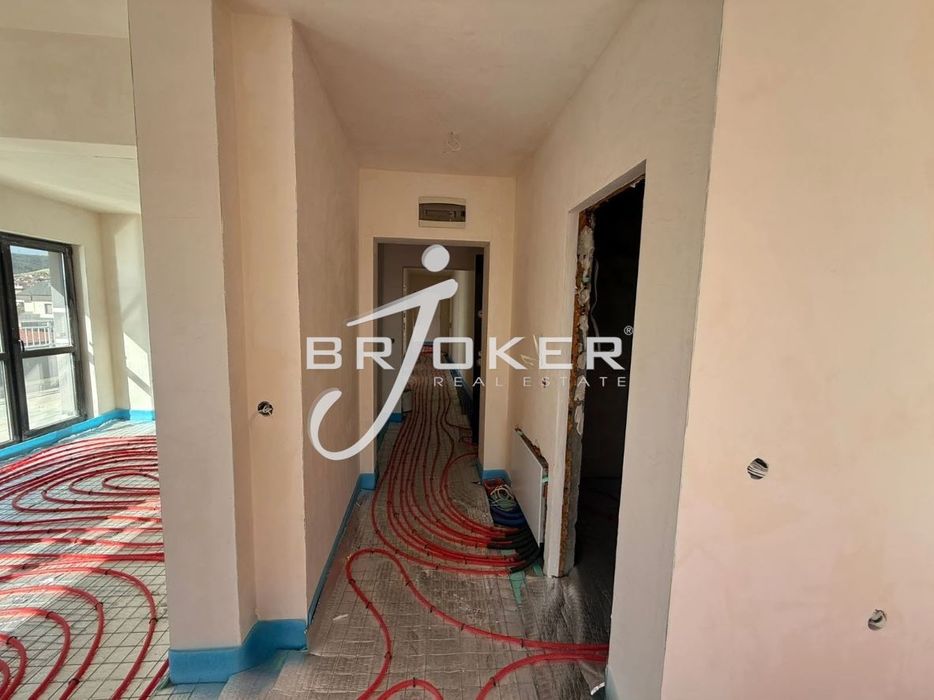 Продава се Многостаен апартамент в Кърджали, Център - 326 кв.м за 921 €/кв.м - Снимка #5