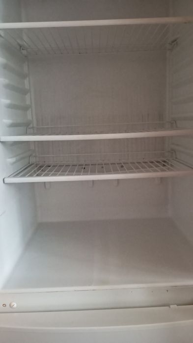 Холодильник Бирюса