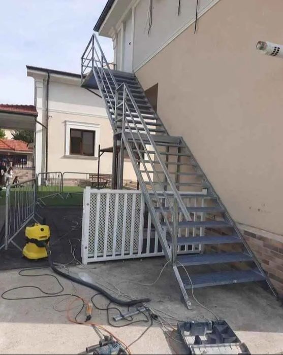 Facem poziție din grătare zincate avem și grătare și în case orice dim