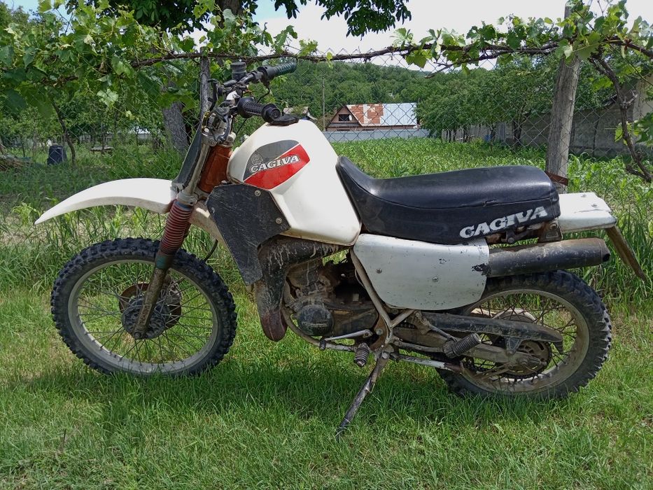 Motocicleta Cagiva Elefant 125