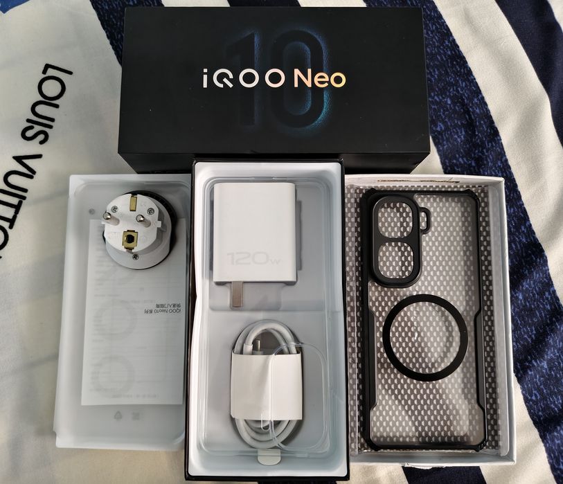 Игровой iQOO Neo 10