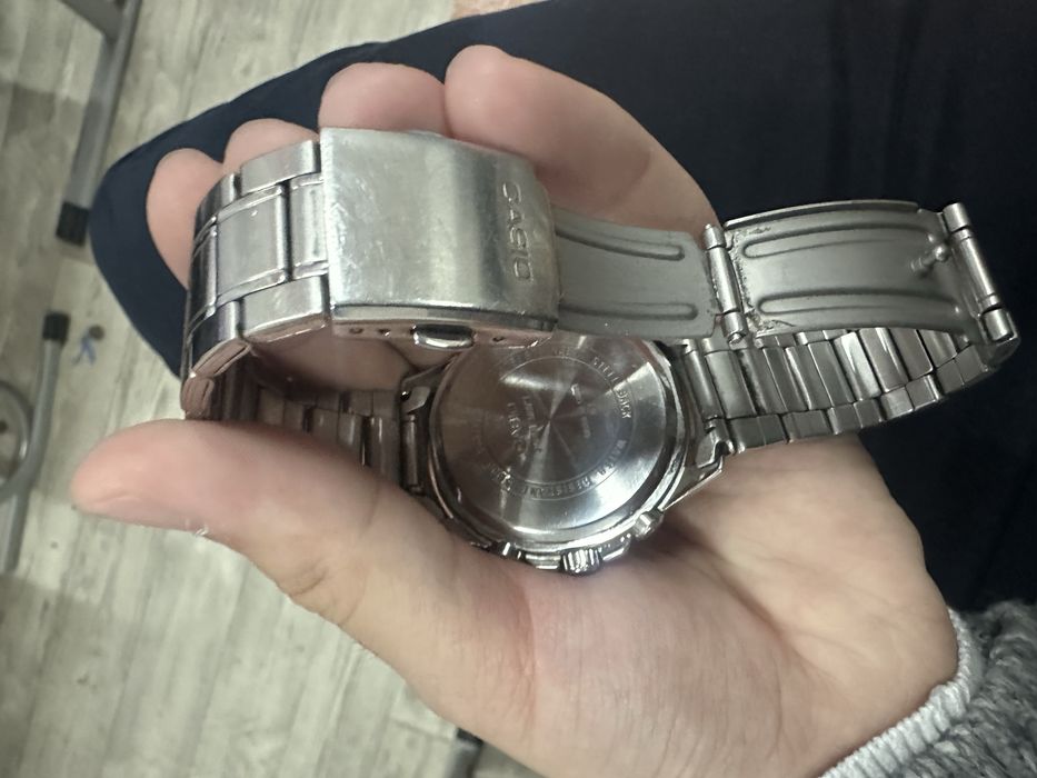 Часы касио в хорошем сост